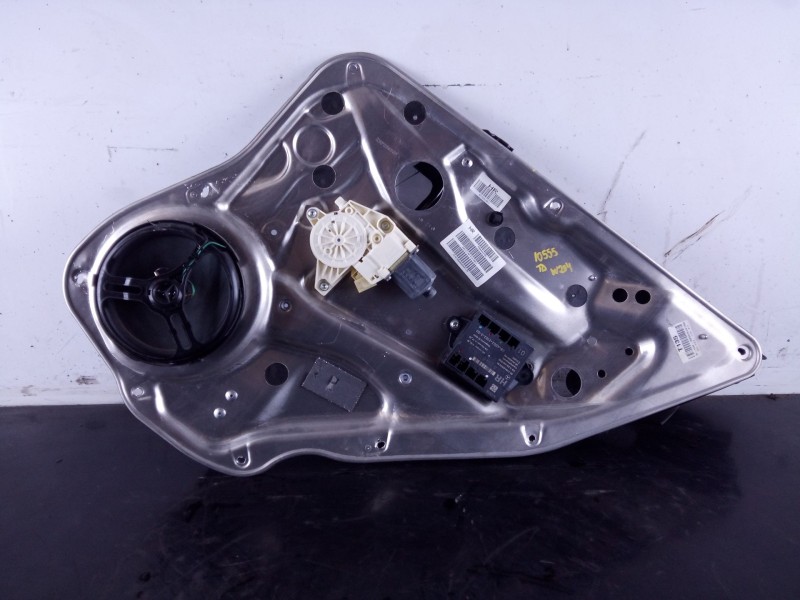Recambio de elevalunas trasero derecho para mercedes clase c (w204) familiar 320 t cdi (204.222) referencia OEM IAM A2048200542 