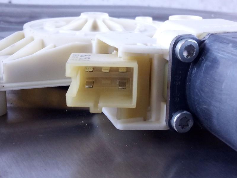 Recambio de elevalunas trasero derecho para mercedes clase c (w204) familiar 320 t cdi (204.222) referencia OEM IAM A2048200542 