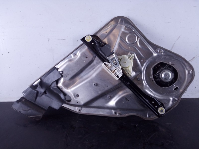 Recambio de elevalunas trasero derecho para mercedes clase c (w204) familiar 320 t cdi (204.222) referencia OEM IAM A2048200542 