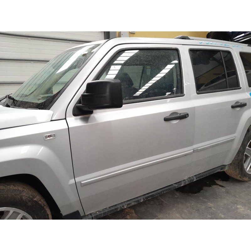 Recambio de puerta delantera izquierda para jeep patriot patriot mk74 crd 4x4 referencia OEM IAM   