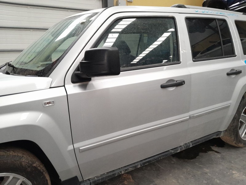 Recambio de puerta delantera izquierda para jeep patriot patriot mk74 crd 4x4 referencia OEM IAM   