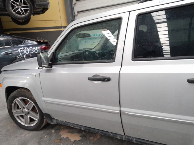 Recambio de puerta delantera izquierda para jeep patriot patriot mk74 crd 4x4 referencia OEM IAM   