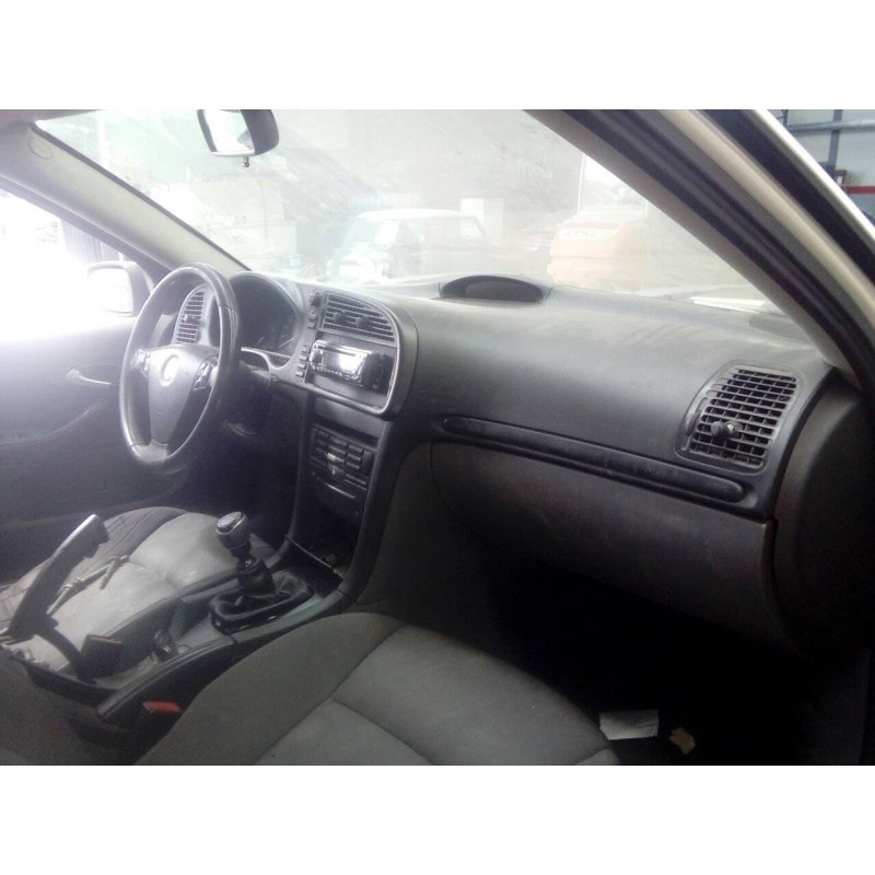 saab 9-3 berlina del año 2004