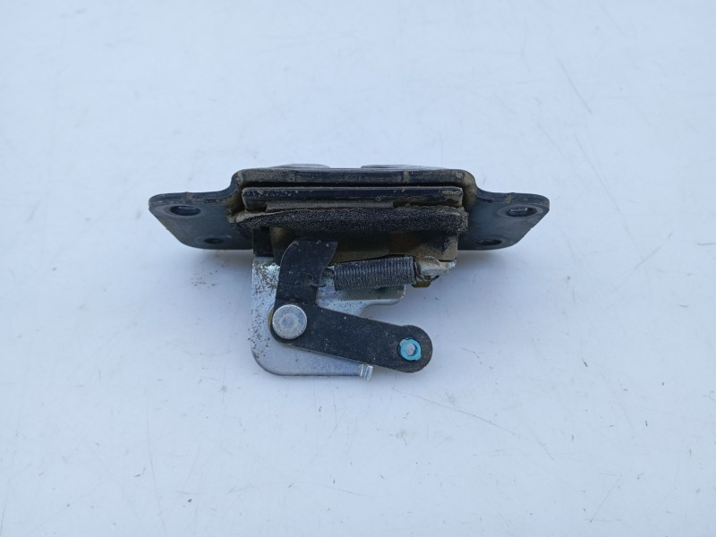 Recambio de cerradura maletero / porton para ssangyong rexton w limited 4wd referencia OEM IAM   