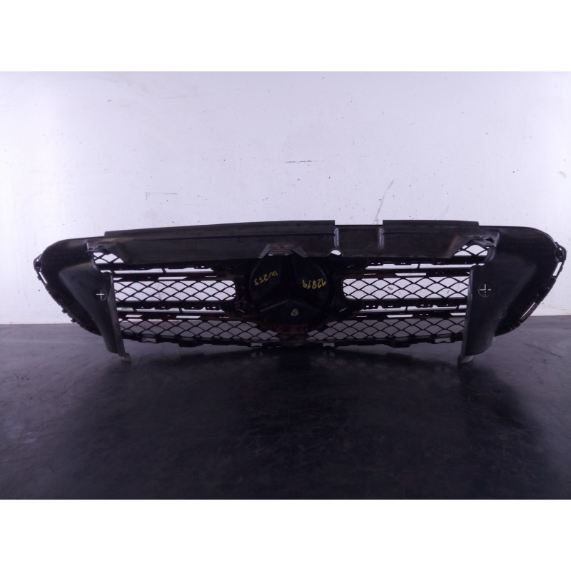 Recambio de rejilla delantera para mercedes clase glc (w253) 220d 4matic referencia OEM IAM A25388066767  