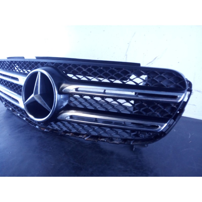 Recambio de rejilla delantera para mercedes clase glc (w253) 220d 4matic referencia OEM IAM A25388066767  