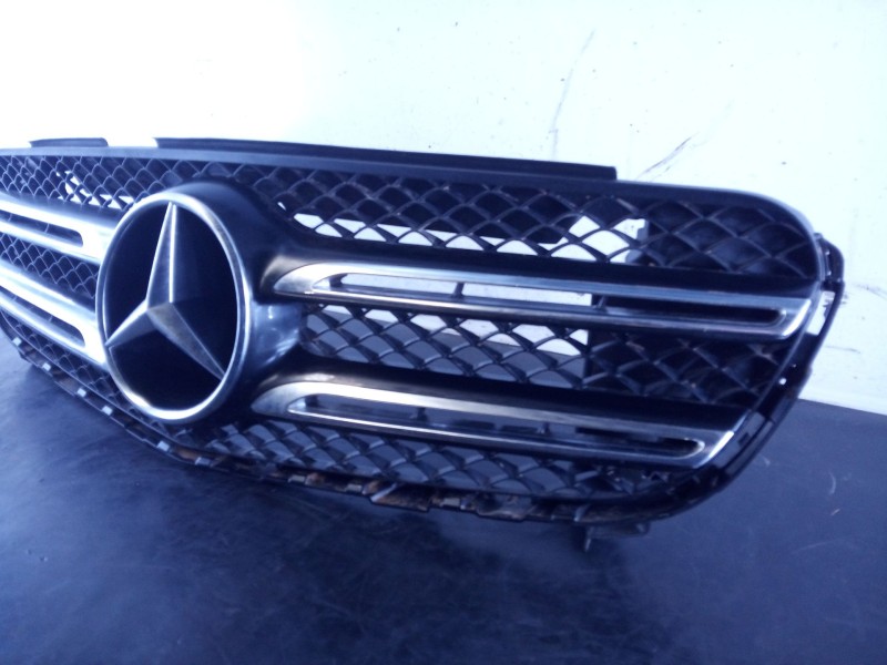 Recambio de rejilla delantera para mercedes clase glc (w253) 220d 4matic referencia OEM IAM A25388066767  
