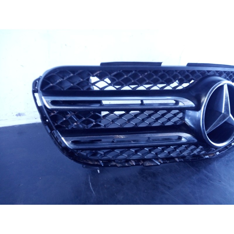 Recambio de rejilla delantera para mercedes clase glc (w253) 220d 4matic referencia OEM IAM A25388066767  