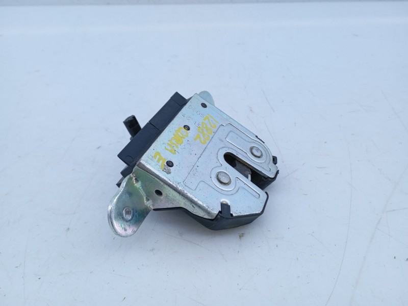 Recambio de cerradura maletero / porton para opel corsa e selective referencia OEM IAM A102523 39021416 