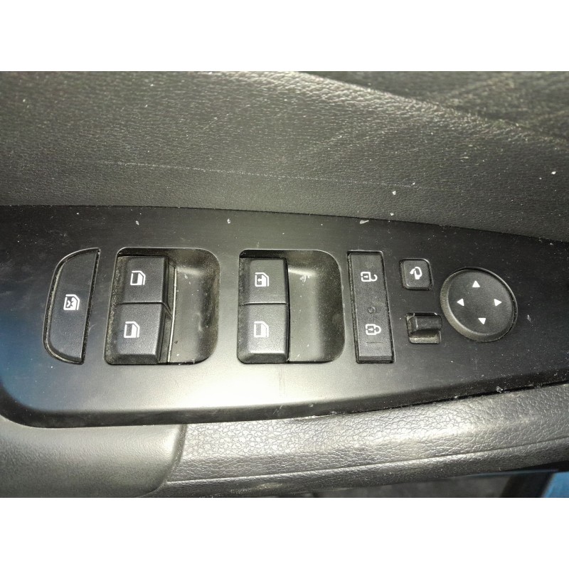 Recambio de mando elevalunas delantero izquierdo para kia sportage 1.6 crdi mhev mhev m63a18 referencia OEM IAM   