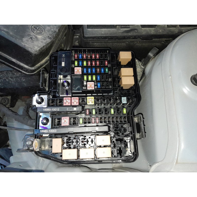 Recambio de caja reles / fusibles para kia sportage 1.6 crdi mhev mhev m63a18 referencia OEM IAM 1898010012 189801003 