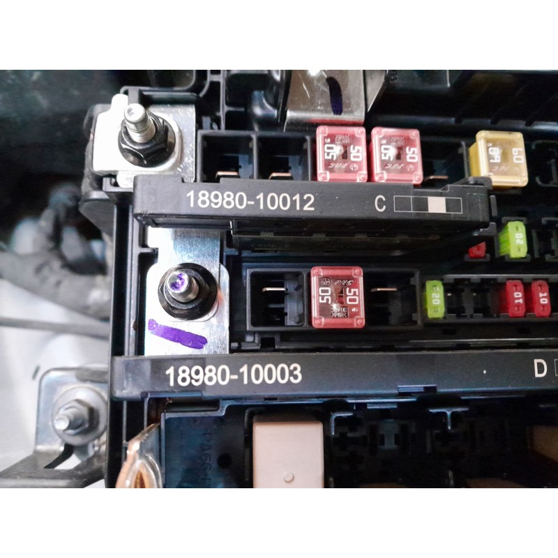 Recambio de caja reles / fusibles para kia sportage 1.6 crdi mhev mhev m63a18 referencia OEM IAM 1898010012 189801003 