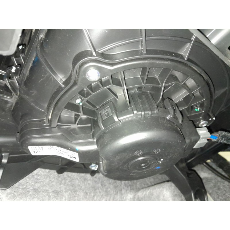 Recambio de ventilador calefaccion para kia sportage 1.6 crdi mhev mhev m63a18 referencia OEM IAM   