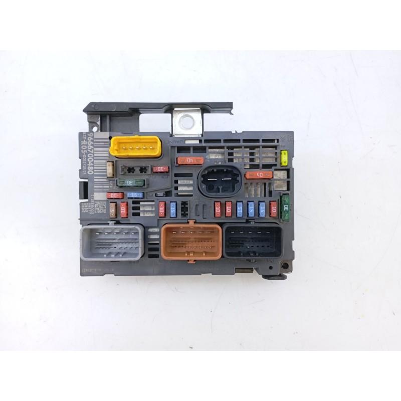 Recambio de caja reles / fusibles para citroen c4 berlina referencia OEM IAM   