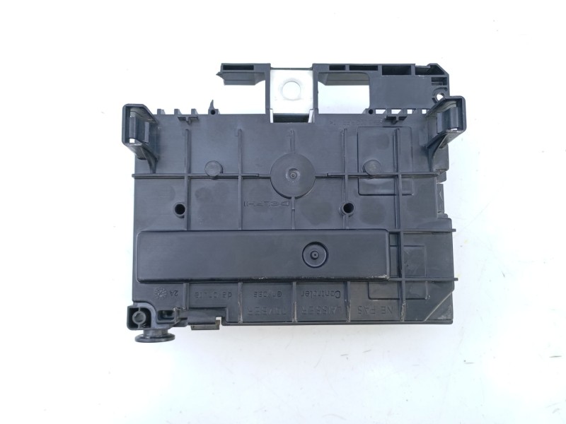 Recambio de caja reles / fusibles para citroen c4 berlina referencia OEM IAM   