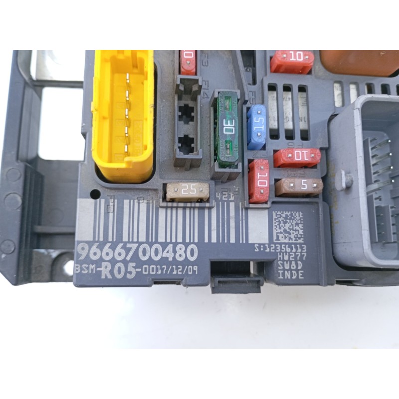 Recambio de caja reles / fusibles para citroen c4 berlina referencia OEM IAM   