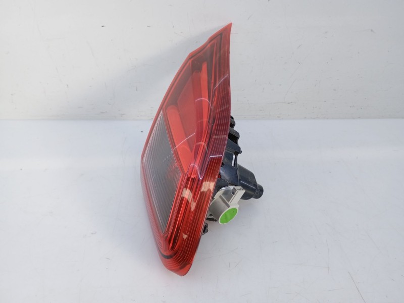 Recambio de piloto trasero izquierdo porton para opel corsa e selective referencia OEM IAM 13428451 460034366 