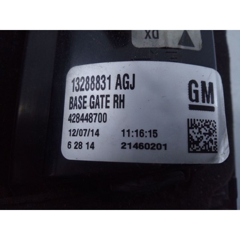 Recambio de piloto trasero derecho porton para opel zafira tourer expression referencia OEM IAM 13288831 428448700 