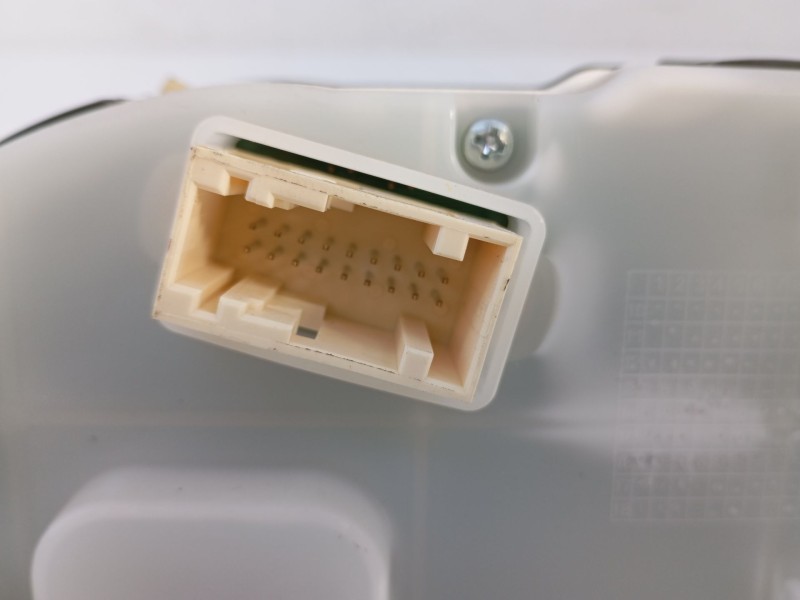 Recambio de cuadro instrumentos para peugeot 2008 (--.2013) access referencia OEM IAM 9825986180  