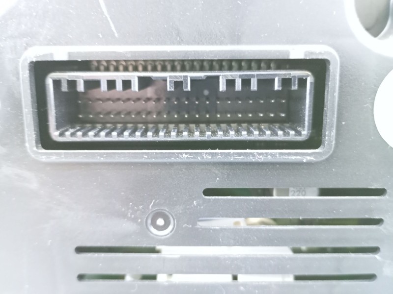 Recambio de cuadro instrumentos para hyundai tucson essence 2wd referencia OEM IAM 94003D7730  