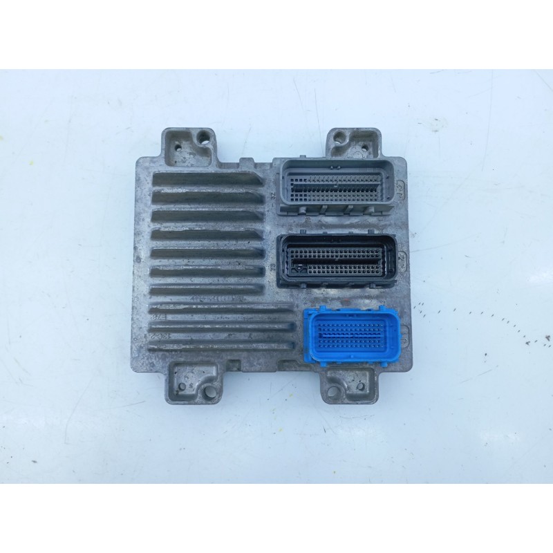 Recambio de centralita motor uce para opel corsa e selective referencia OEM IAM 12669134 12668866 