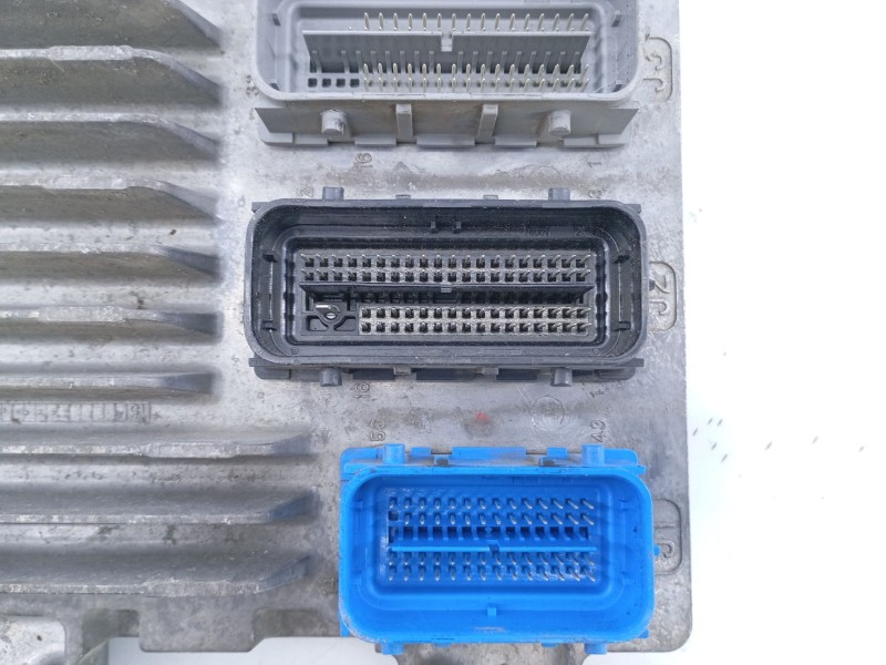 Recambio de centralita motor uce para opel corsa e selective referencia OEM IAM 12669134 12668866 