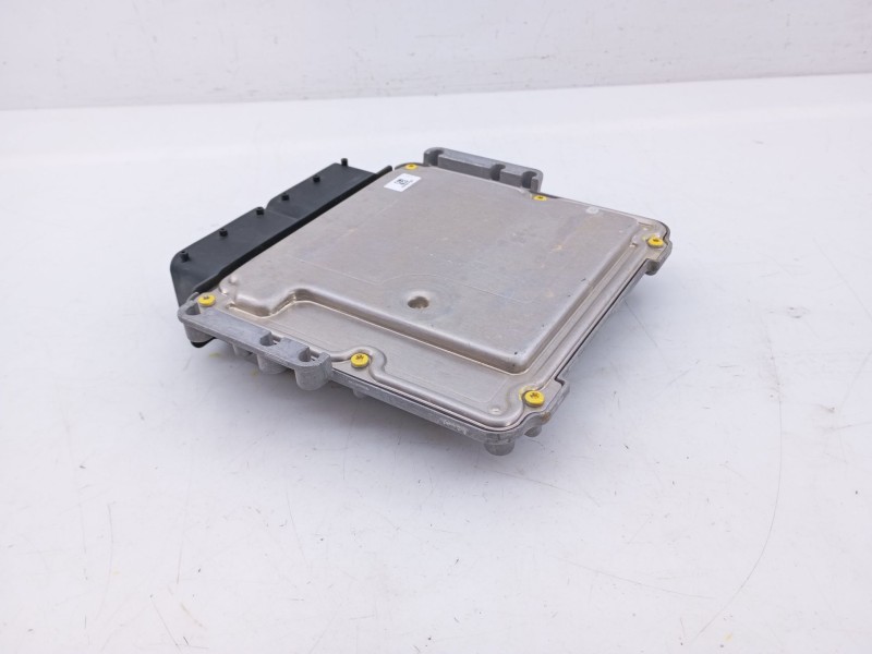 Recambio de centralita motor uce para hyundai tucson essence 2wd referencia OEM IAM 391402ABB0 0281031578 