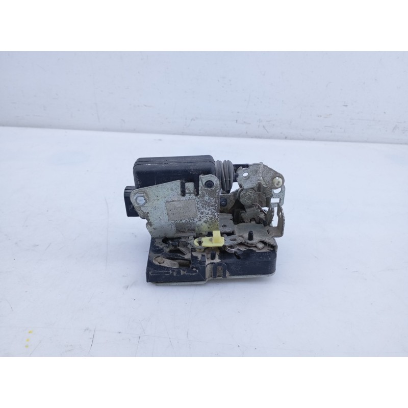 Recambio de cerradura puerta trasera izquierda para dacia sandero laureate referencia OEM IAM PA6GF30  