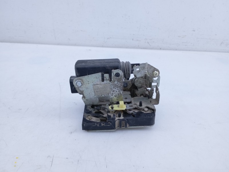 Recambio de cerradura puerta trasera izquierda para dacia sandero laureate referencia OEM IAM PA6GF30  