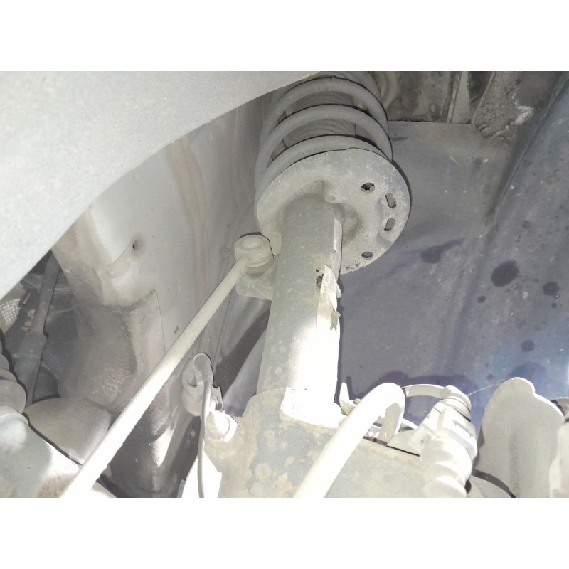 Recambio de amortiguador delantero izquierdo para volkswagen tiguan tiguan sport referencia OEM IAM   