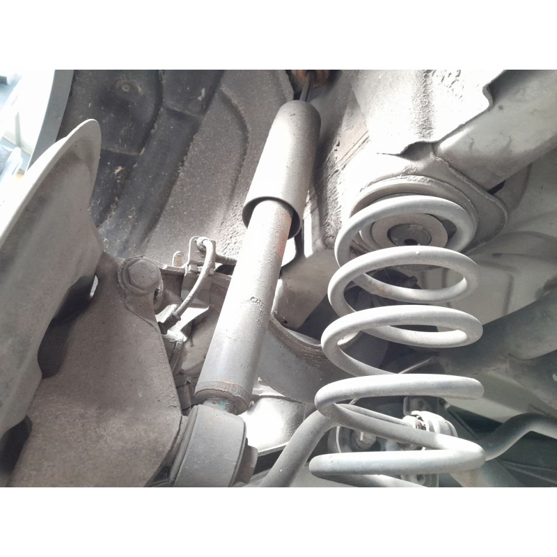 Recambio de amortiguador trasero izquierdo para volkswagen tiguan tiguan sport referencia OEM IAM   