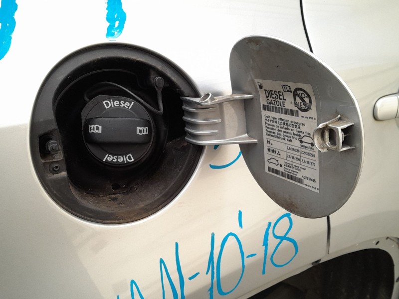 Recambio de tapa exterior combustible para volkswagen tiguan tiguan sport referencia OEM IAM   