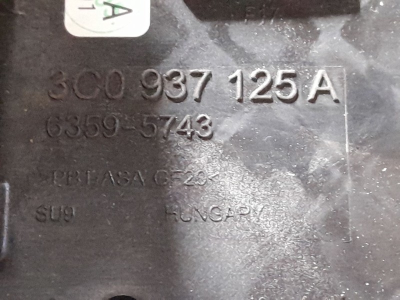 Recambio de caja reles / fusibles para volkswagen tiguan tiguan sport referencia OEM IAM   