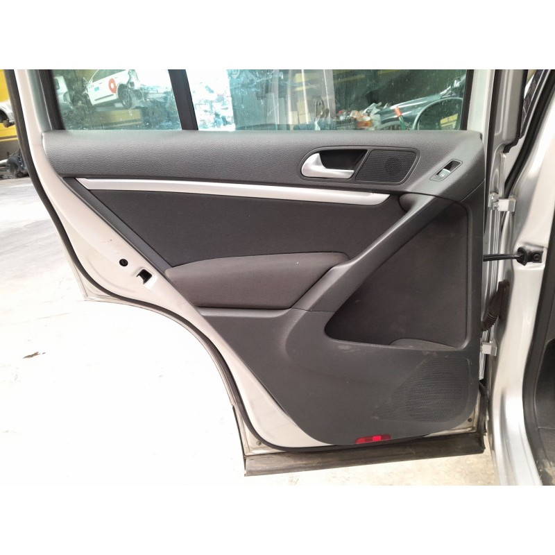 Recambio de guarnecido puerta trasera izquierda para volkswagen tiguan tiguan sport referencia OEM IAM   