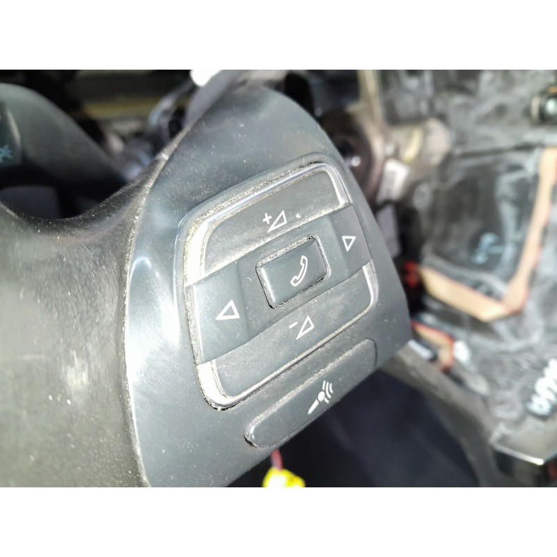 Recambio de volante para volkswagen tiguan tiguan sport referencia OEM IAM   