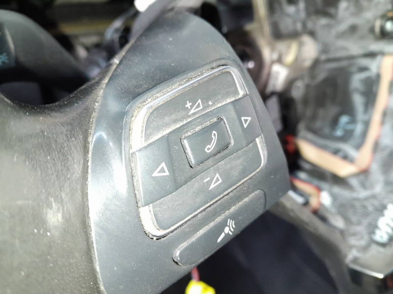 Recambio de volante para volkswagen tiguan tiguan sport referencia OEM IAM   