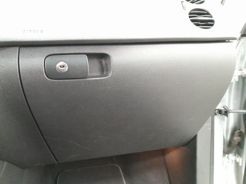 Recambio de guantera para volkswagen tiguan tiguan sport referencia OEM IAM   