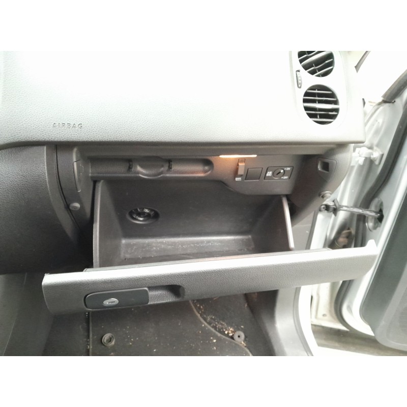 Recambio de guantera para volkswagen tiguan tiguan sport referencia OEM IAM   