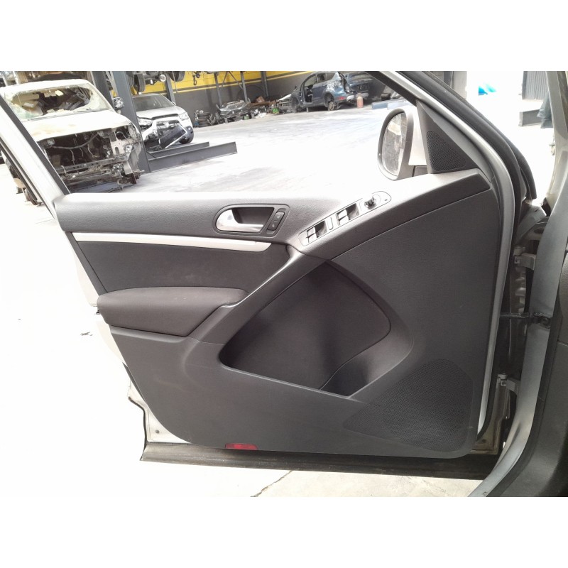 Recambio de guarnecido puerta delantera izquierda para volkswagen tiguan tiguan sport referencia OEM IAM   