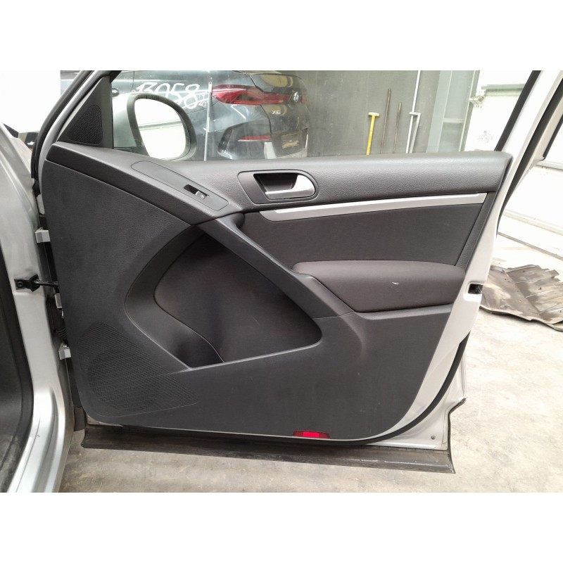 Recambio de guarnecido puerta delantera derecha para volkswagen tiguan tiguan sport referencia OEM IAM   