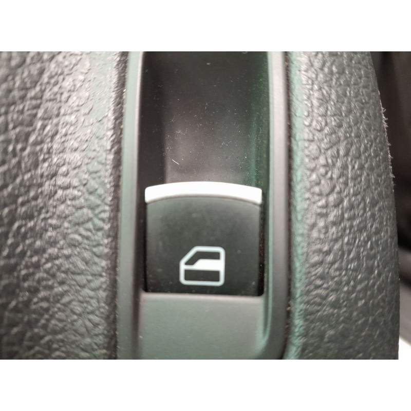 Recambio de mando elevalunas trasero derecho para volkswagen tiguan tiguan sport referencia OEM IAM   