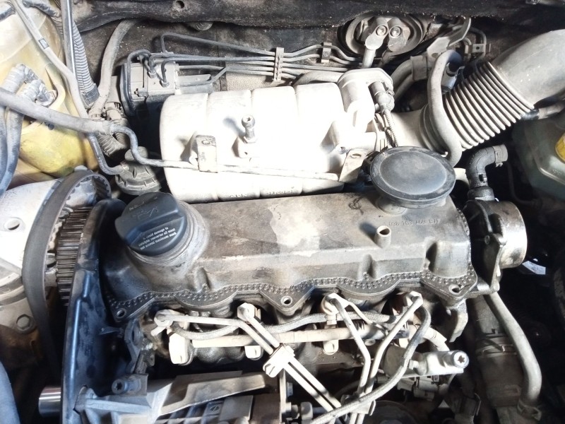 seat ibiza (6l1) del año 2002