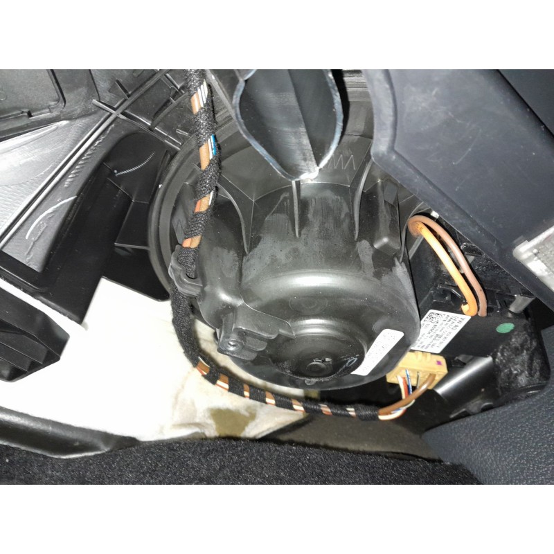 Recambio de ventilador calefaccion para volkswagen tiguan tiguan sport referencia OEM IAM   