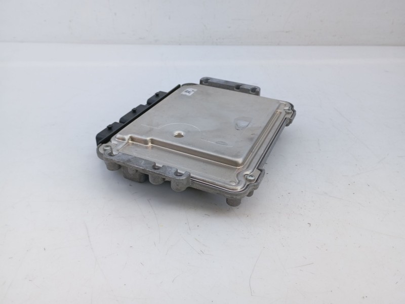 Recambio de centralita motor uce para renault megane iii coupé-cabrio 1.9 dci diesel fap referencia OEM IAM   