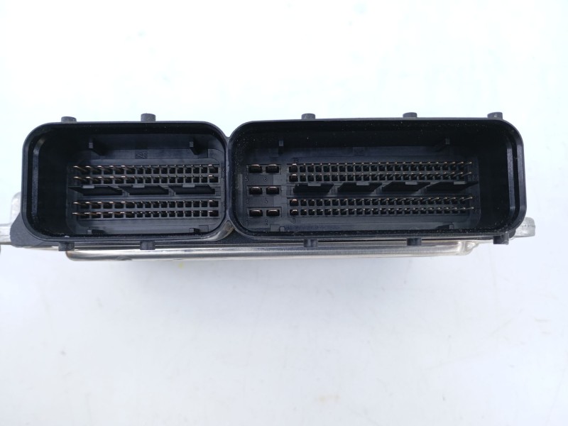 Recambio de centralita motor uce para skoda fabia combi familiar comfort referencia OEM IAM 04C907309BP 0261S21435 