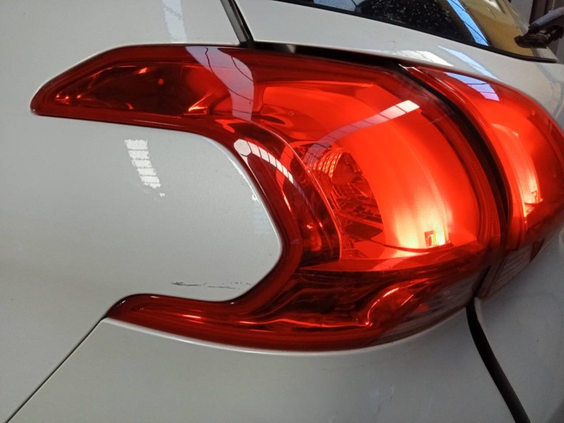 Recambio de piloto trasero izquierdo para peugeot 2008 (--.2013) allure referencia OEM IAM 9678074280  