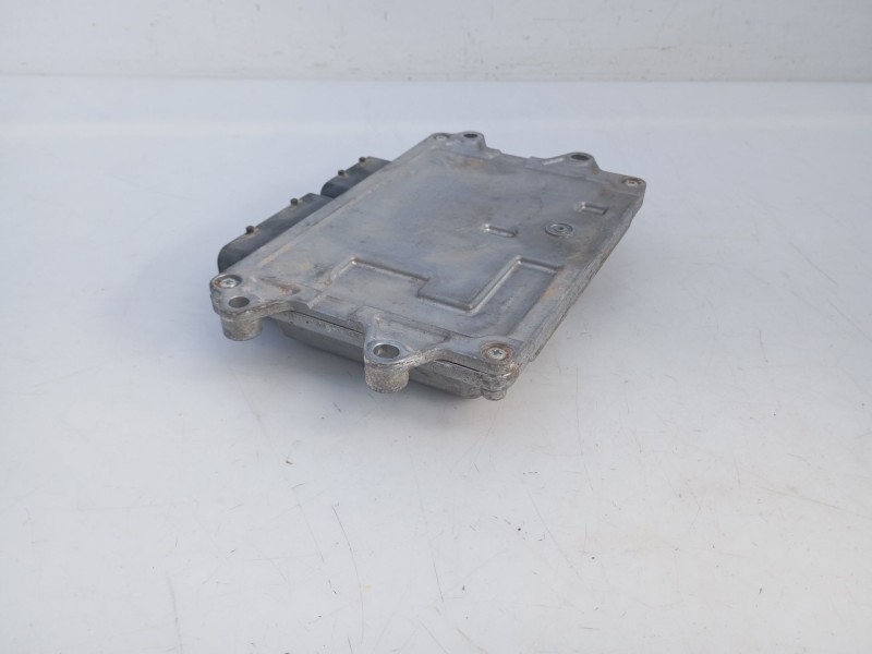 Recambio de centralita motor uce para mazda cx-30 e-skyactiv-g referencia OEM IAM PAJ818881 E6TA3071HZC 