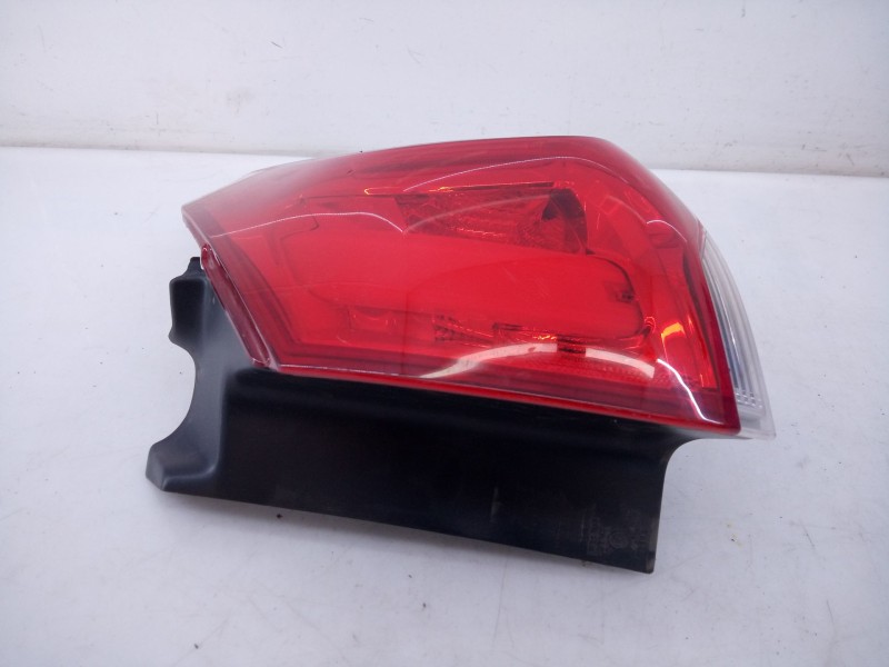 Recambio de piloto trasero derecho para peugeot 2008 (--.2013) allure referencia OEM IAM   