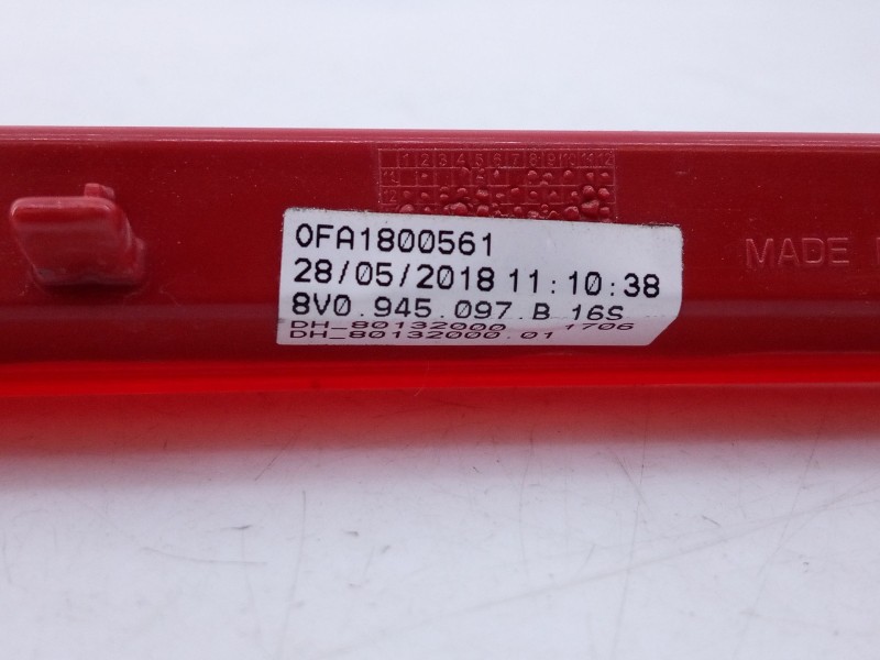 Recambio de luz central de freno para audi a1 sportback (8xf) attracted referencia OEM IAM 0FA1800561 8V0945097B16S 