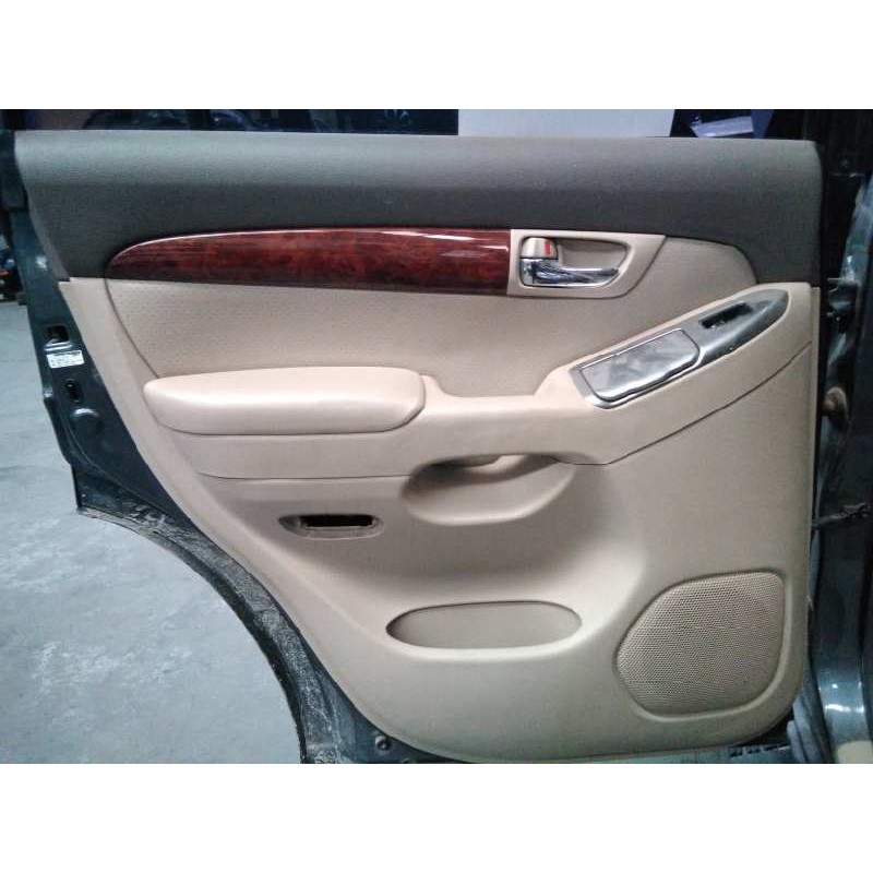 Recambio de guarnecido puerta trasera izquierda para toyota land cruiser (j12) 3.0 d4-d vxl referencia OEM IAM   